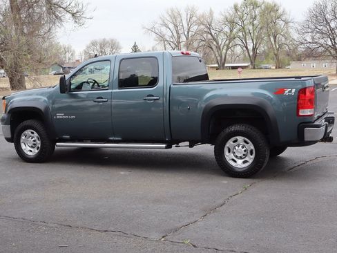 Used 2007 GMC Sierra 2500 SLT w/ Z71 Off-Road Package image 8