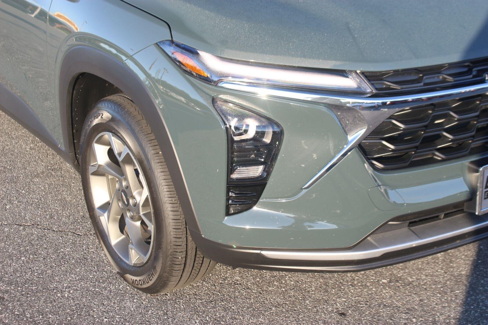 Used 2026 Chevrolet Trax LT w/ Driver Confidence Package FWD image 9