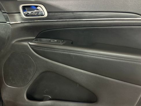 Used 2020 Jeep Grand Cherokee Limited w/ Luxury Group II image 42