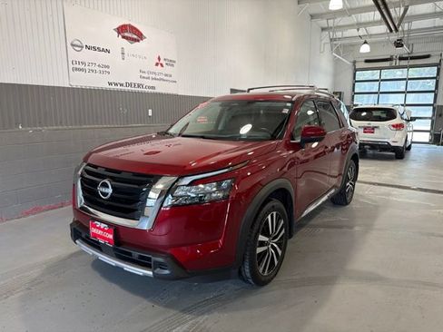 Used 2025 Nissan Pathfinder Platinum w/ Cargo Package AWD/4WD image 8