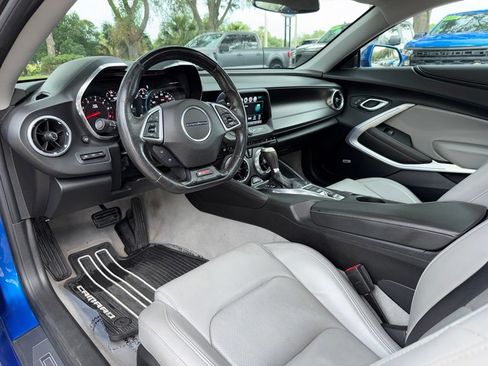 Used 2018 Chevrolet Camaro SS RWD image 17