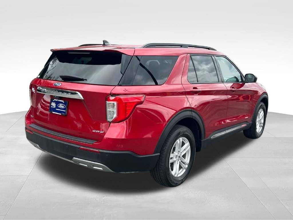 Used 2024 Ford Explorer XLT w/ Equipment Group 202A AWD/4WD image 3