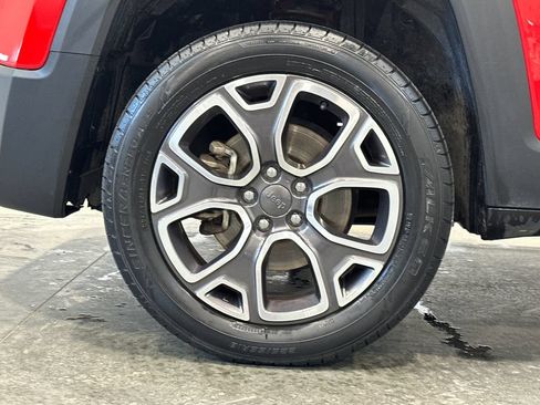 Used 2017 Jeep Renegade Limited AWD/4WD image 9