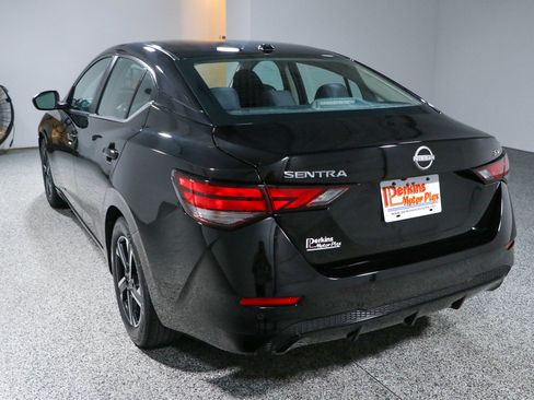 Used 2024 Nissan Sentra SV FWD image 9