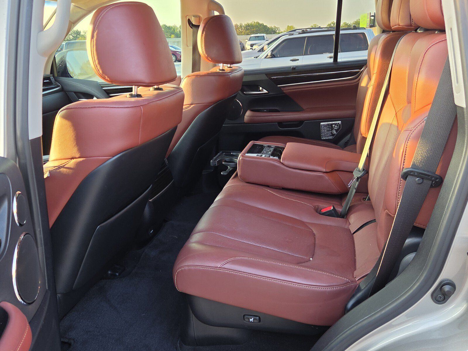 Used 2021 Lexus LX 570 4WD w/ Luxury Package image 13