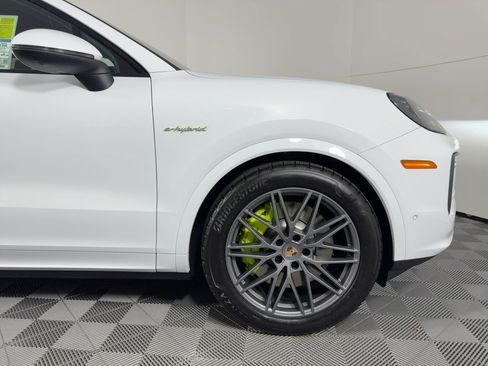 Used 2026 Porsche Cayenne S image 12