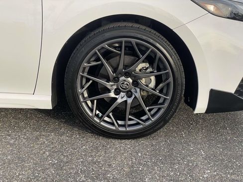 Used 2025 Toyota Camry SE w/ Convenience Package image 32