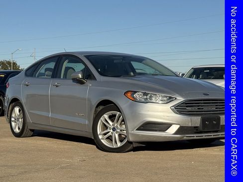 Used 2018 Ford Fusion S image 2