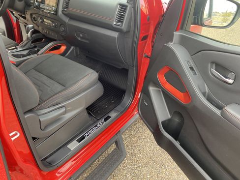 Used 2023 Nissan Frontier PRO-4X w/ Pro Convenience Package image 18