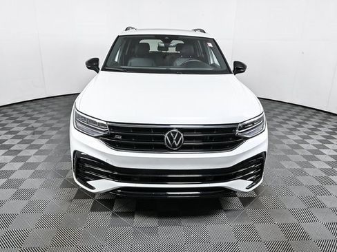 Used 2024 Volkswagen Tiguan SE R-Line image 24