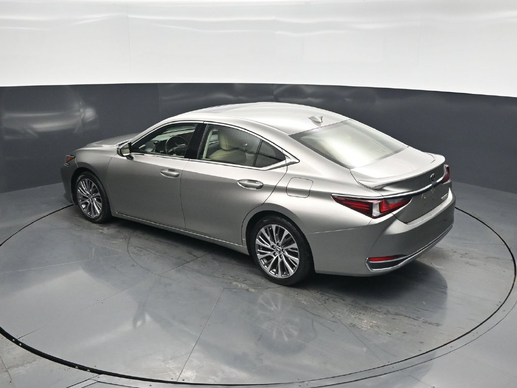 Used 2019 Lexus ES 300h w/ Premium Package FWD image 42