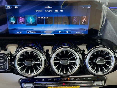 New 2025 Mercedes-Benz GLA 250 image 14