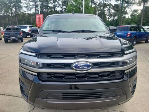 Used 2023 Ford Expedition XLT RWD image 4