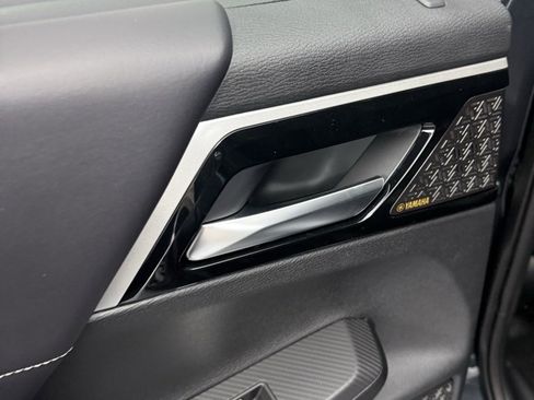 New 2025 Mitsubishi Outlander SEL image 29