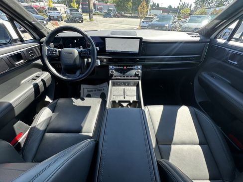 Used 2025 Hyundai Santa Fe Calligraphy image 15