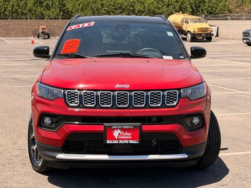 Used 2025 Jeep Compass Limited AWD/4WD image 3