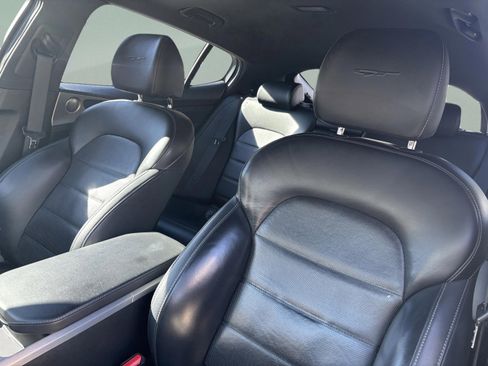 Used 2018 Kia Stinger GT2 image 16