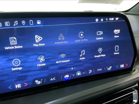 Used 2024 Chevrolet Traverse LT image 6