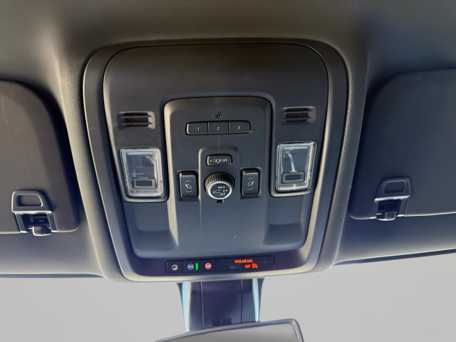 Used 2021 Chevrolet Tahoe Premier AWD/4WD image 23