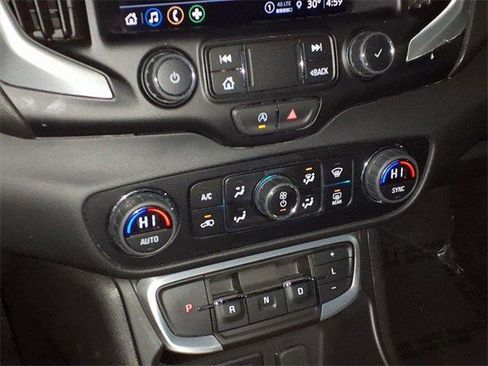 Used 2023 GMC Terrain SLT image 14
