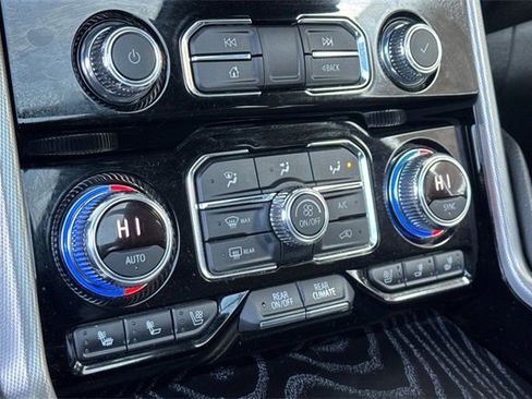 Used 2021 GMC Yukon XL Denali w/ Denali Premium Package image 21