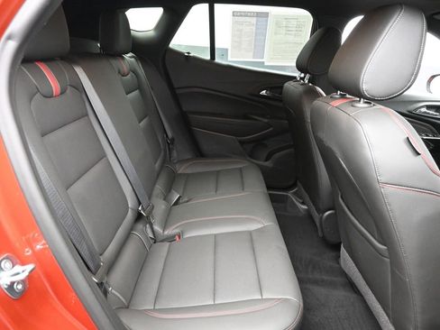 Certified 2024 Chevrolet Trax RS w/ Sunroof Package image 9