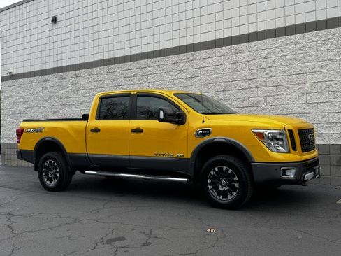 Used 2016 Nissan Titan PRO-4X w/ Pro-4x Convenience Package image 15