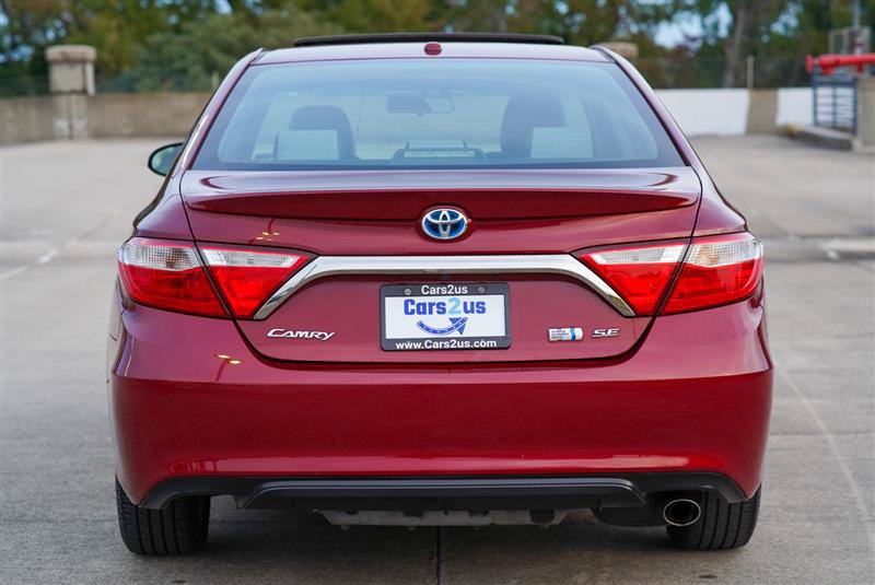 Used 2017 Toyota Camry SE w/ Moonroof Package FWD image 4