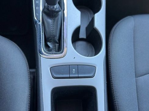 Used 2017 Chevrolet Cruze LS FWD image 17