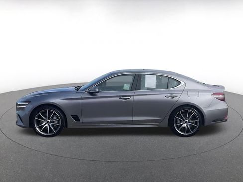 Used 2025 Genesis G70 2.5T image 9