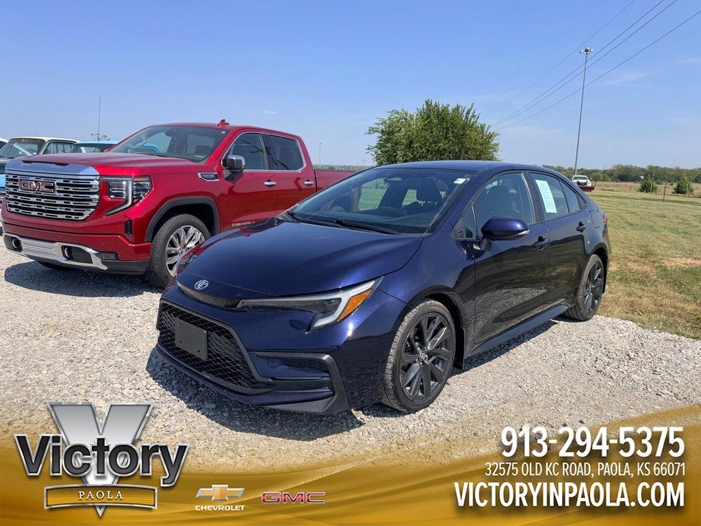 Used 2023 Toyota Corolla SE FWD image 1