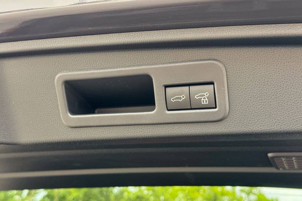 Used 2025 Toyota 4Runner 4WD image 18