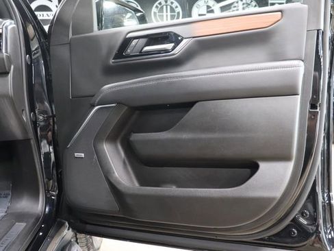 Used 2025 GMC Yukon Denali AWD/4WD image 24