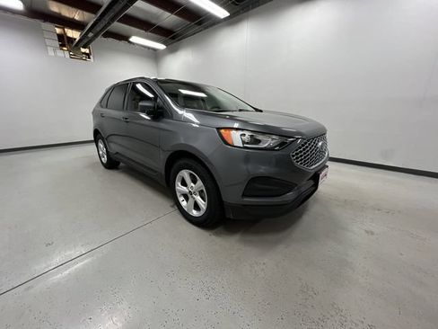 Used 2023 Ford Edge SE AWD/4WD image 2