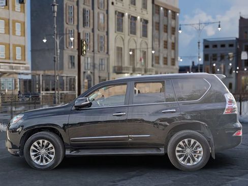 Used 2017 Lexus GX 460 Luxury AWD/4WD image 4