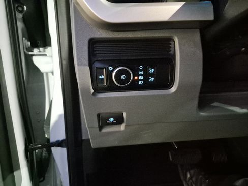 Used 2024 Ford F250 XLT image 23