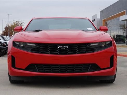 Used 2020 Chevrolet Camaro LT image 2