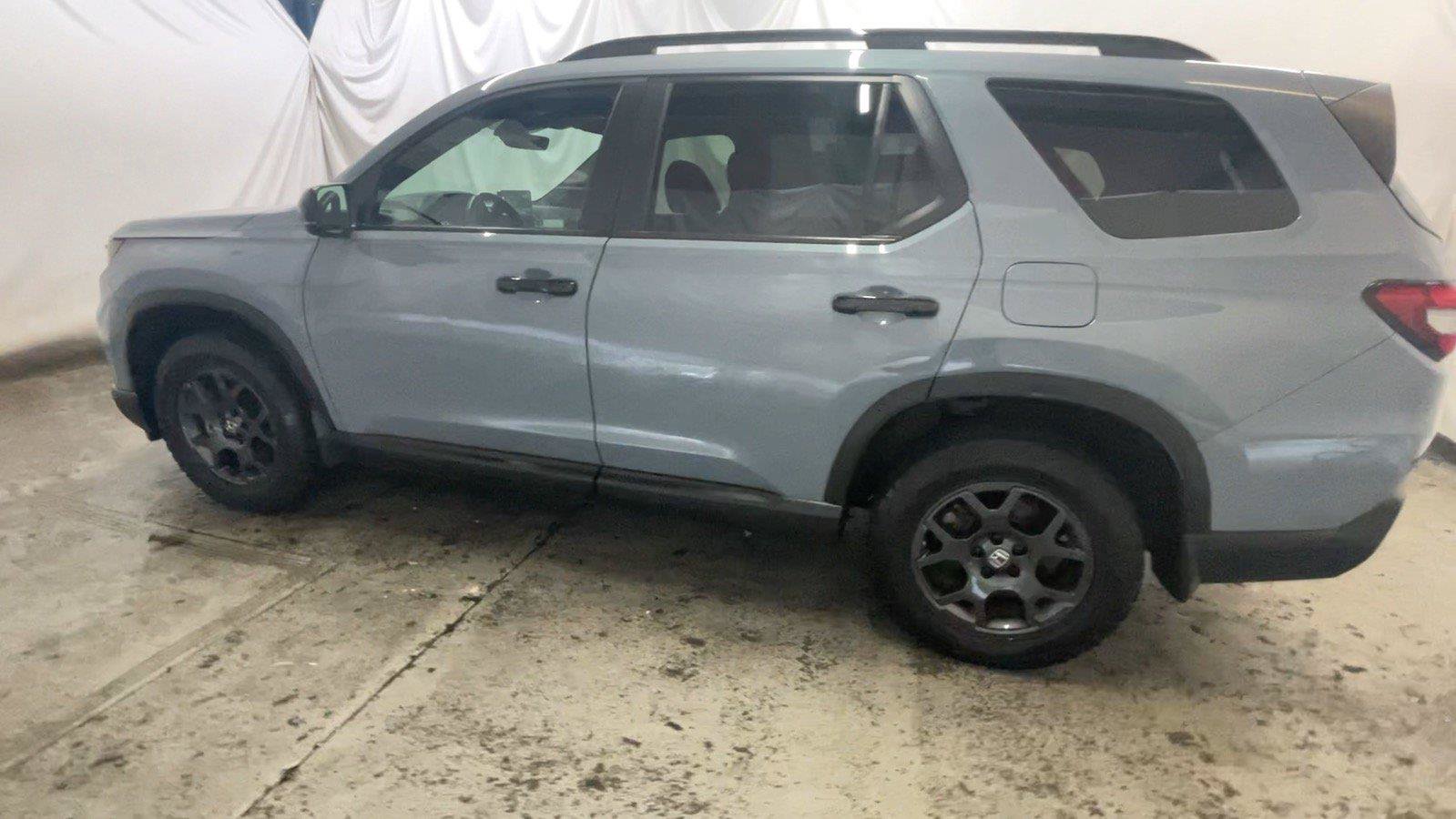 Certified 2024 Honda Pilot TrailSport image 12