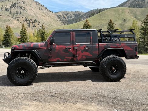 Used 2022 Jeep Gladiator Rubicon w/ Trailer Tow Package AWD/4WD image 14