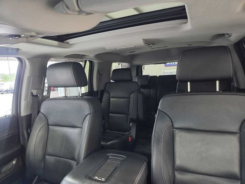Used 2017 Chevrolet Tahoe LT w/ LT Signature Package AWD/4WD image 5