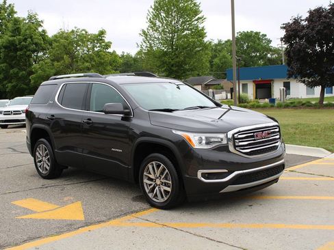 Used 2019 GMC Acadia SLE w/ Driver Alert Package I image 16