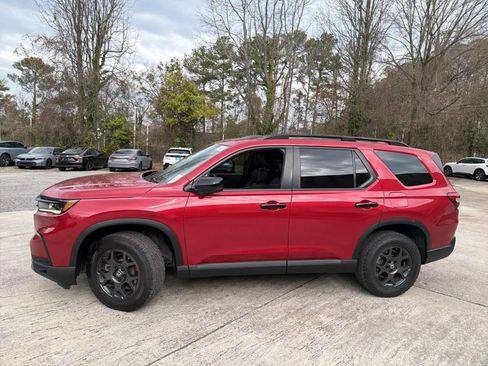 Used 2023 Honda Pilot TrailSport image 6