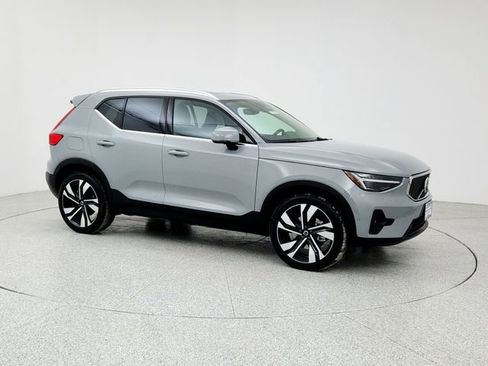 Certified 2024 Volvo XC40 B5 Plus w/ Protection Package Premier image 3