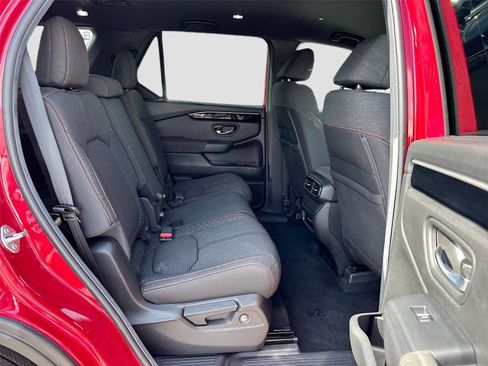 Certified 2025 Honda Pilot Sport image 31