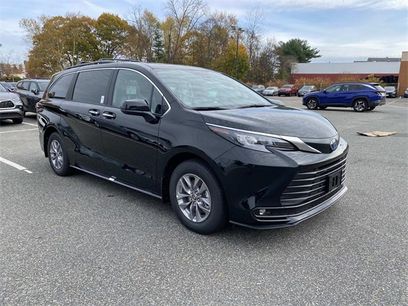 New 2025 Toyota Sienna XLE