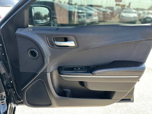 Used 2017 Dodge Charger SE RWD image 22