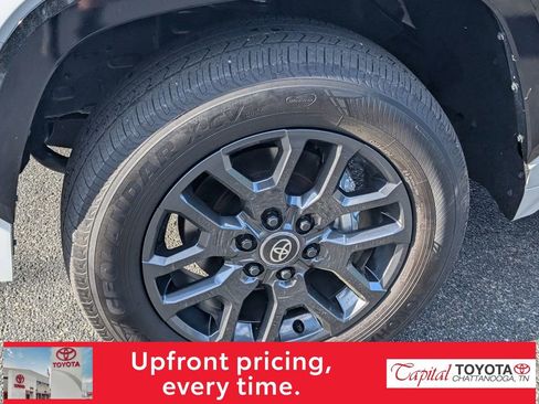 Used 2025 Toyota Tundra Platinum AWD/4WD image 9