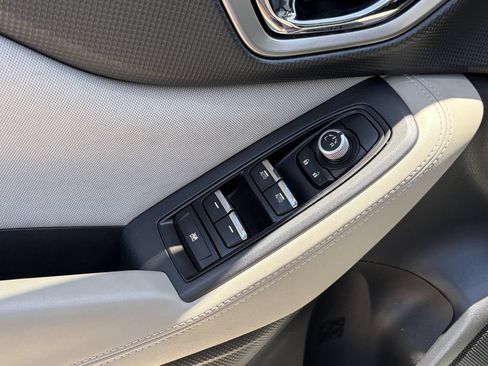 Used 2019 Subaru Forester Premium AWD/4WD image 11
