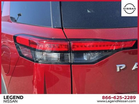 Certified 2024 Nissan Pathfinder SL image 13