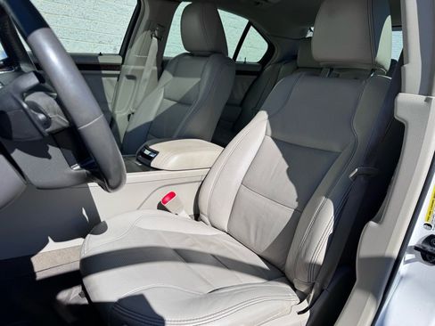 Used 2010 Ford Taurus Limited image 16